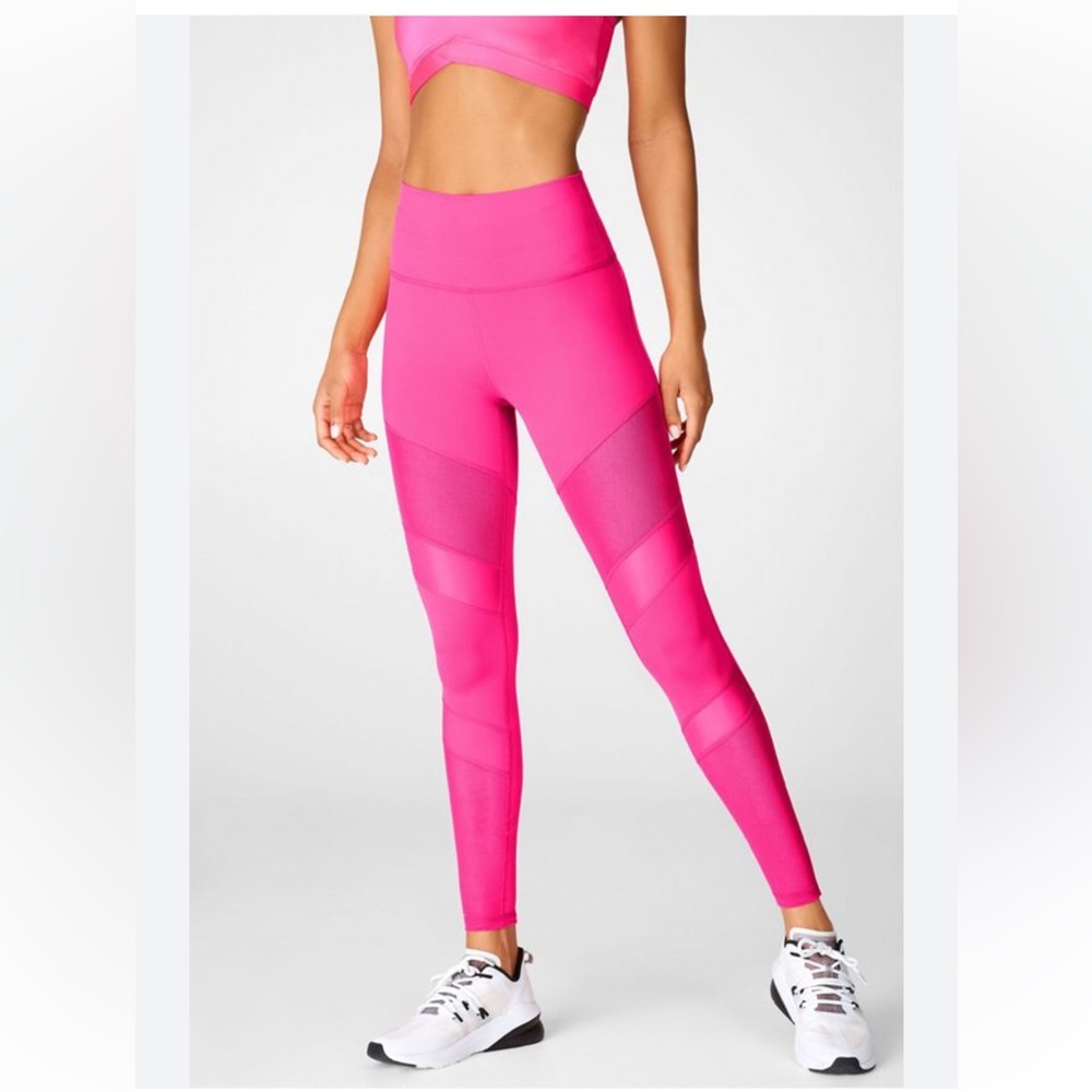 Define Ultra High-Waisted Legging